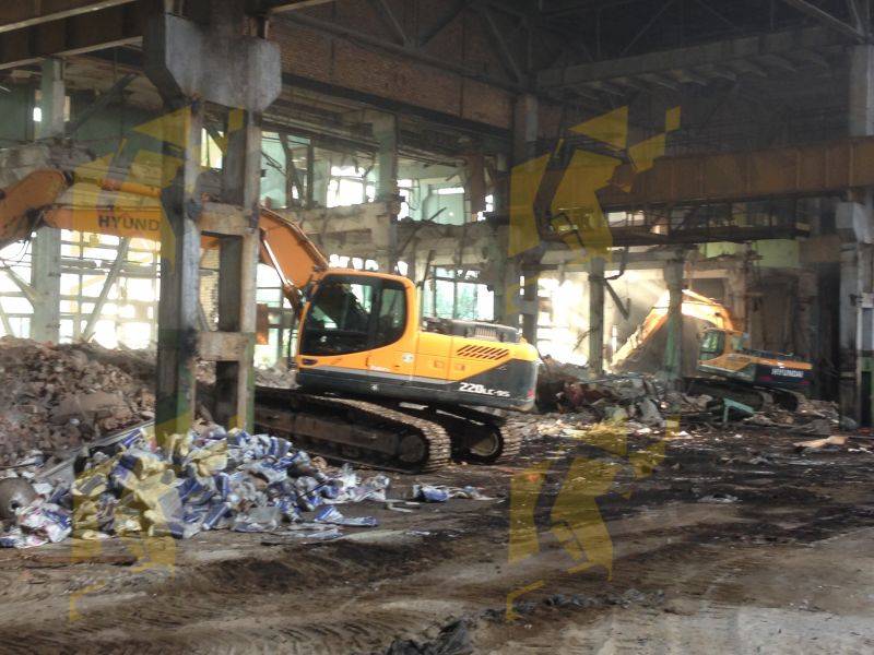 Демонтаж вставки бытового корпуса на заводе ЗИЛ в Рязани и Туле фото